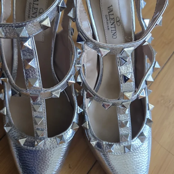 NWOT! Valentino Metallic Studded Heels - Picture 4 of 9